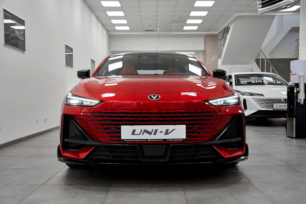 Changan UNI-V Техно, красный