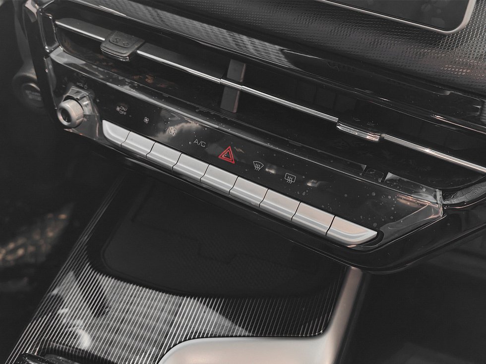 Haval Jolion Оптимум, красный