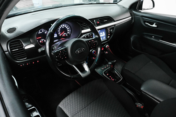 Kia Rio Luxe RED Line, 2018 года, пробег 154000 км