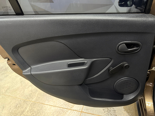 Renault Logan Stepway Life, 2019 года, пробег 113959 км