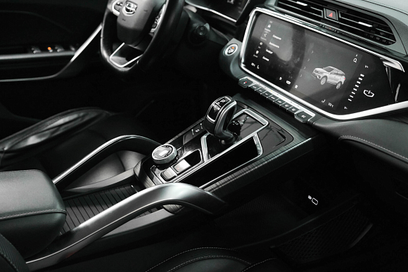Geely Atlas Pro Luxury, 2023 года, пробег 99500 км