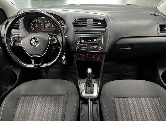 Volkswagen Polo Comfortline, 2017 года, пробег 48030 км