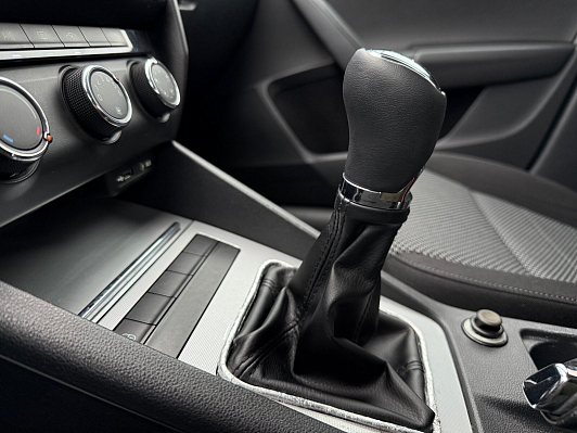 Skoda Octavia, 2013 года, пробег 233000 км