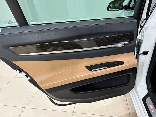BMW 7 серии, 2012 года, пробег 196108 км