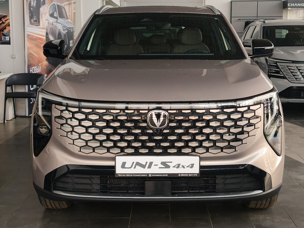 Changan UNI-S Техно, золотой