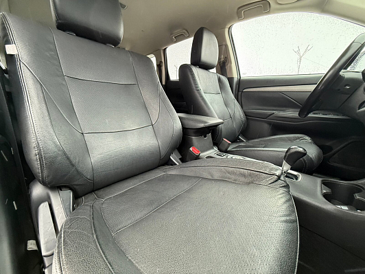 Mitsubishi Outlander Instyle, 2015 года, пробег 195496 км