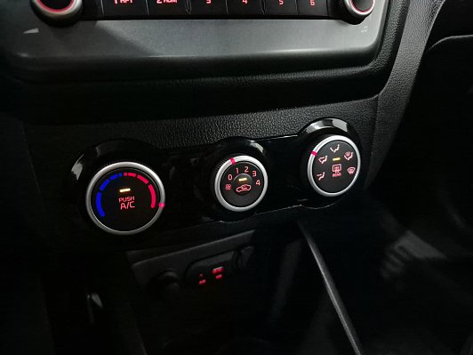 Kia Rio Luxe, 2015 года, пробег 134982 км