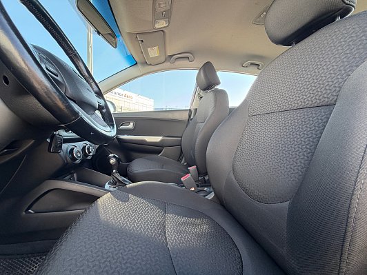 Kia Rio, 2015 года, пробег 90535 км