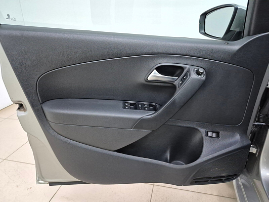 Volkswagen Polo Comfortline, 2019 года, пробег 93211 км