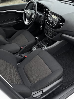 Lada (ВАЗ) Vesta Comfort, 2019 года, пробег 95939 км