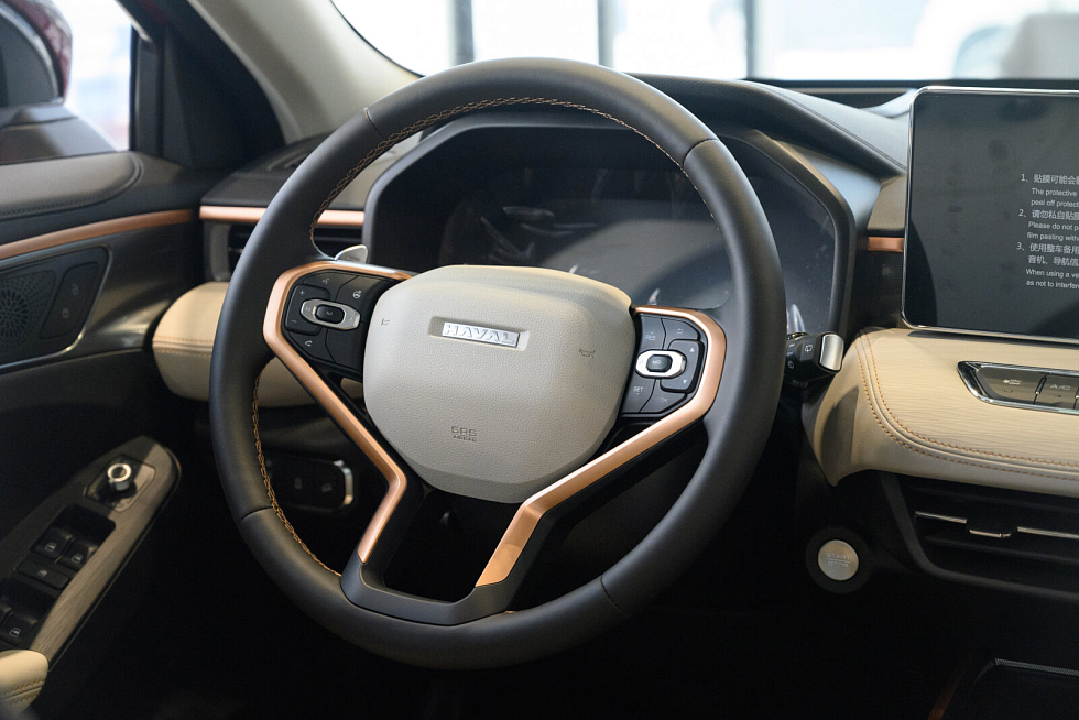 Haval Jolion Техно, красный