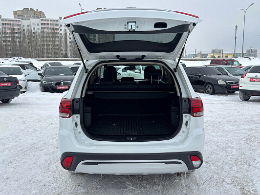 Mitsubishi Outlander Instyle, 2021 года, пробег 83293 км