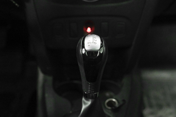 Renault Logan Stepway Life City, 2019 года, пробег 150000 км