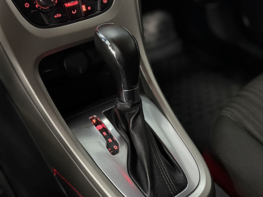 Opel Astra Cosmo, 2012 года, пробег 145500 км