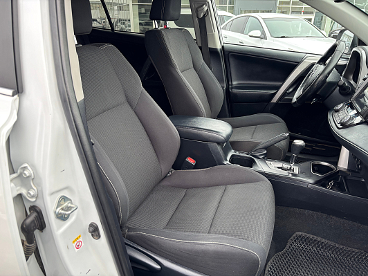 Toyota RAV4 Adventure, 2018 года, пробег 162309 км