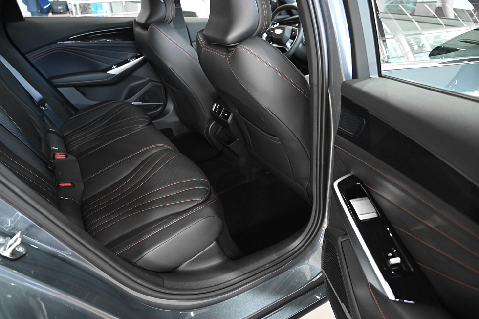 Geely Preface Luxury, серый