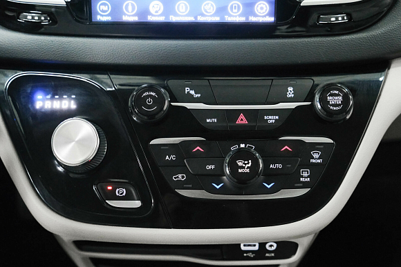 Chrysler Pacifica, 2017 года, пробег 77836 км