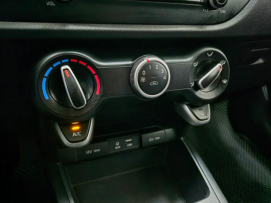 Kia Rio Luxe, 2017 года, пробег 150579 км