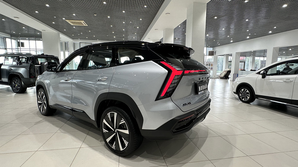 Geely Atlas Flagship Sport, серебряный