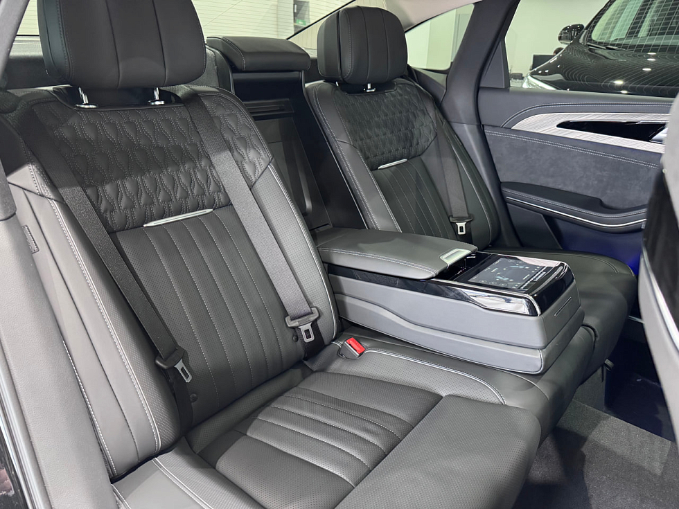 Hongqi H9 Deluxe, черный