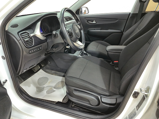 Kia Rio Luxe, 2021 года, пробег 85727 км