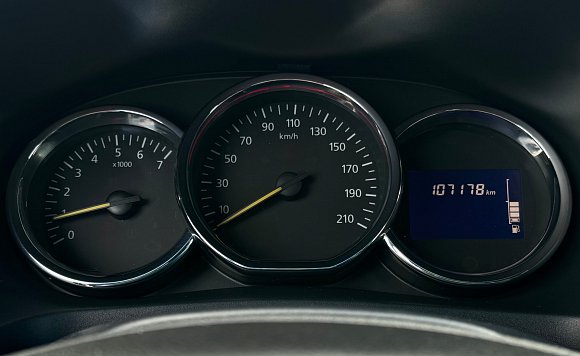 Renault Logan Privilege, 2017 года, пробег 106000 км