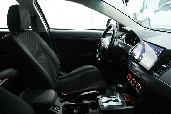 Mitsubishi Lancer, 2010 года, пробег 175246 км