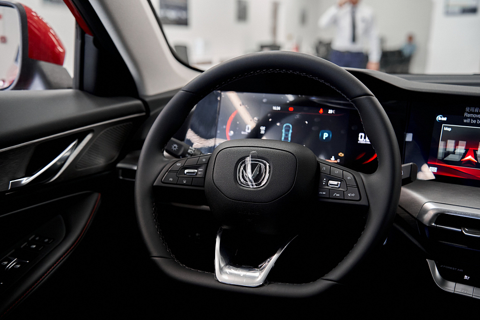 Changan CS35 Plus Advance, красный