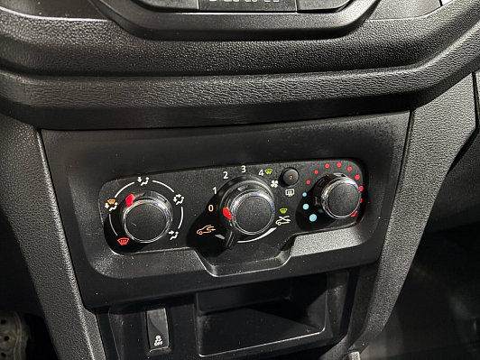 Lada (ВАЗ) XRAY Optima Air conditioner (2018), 2017 года, пробег 143707 км