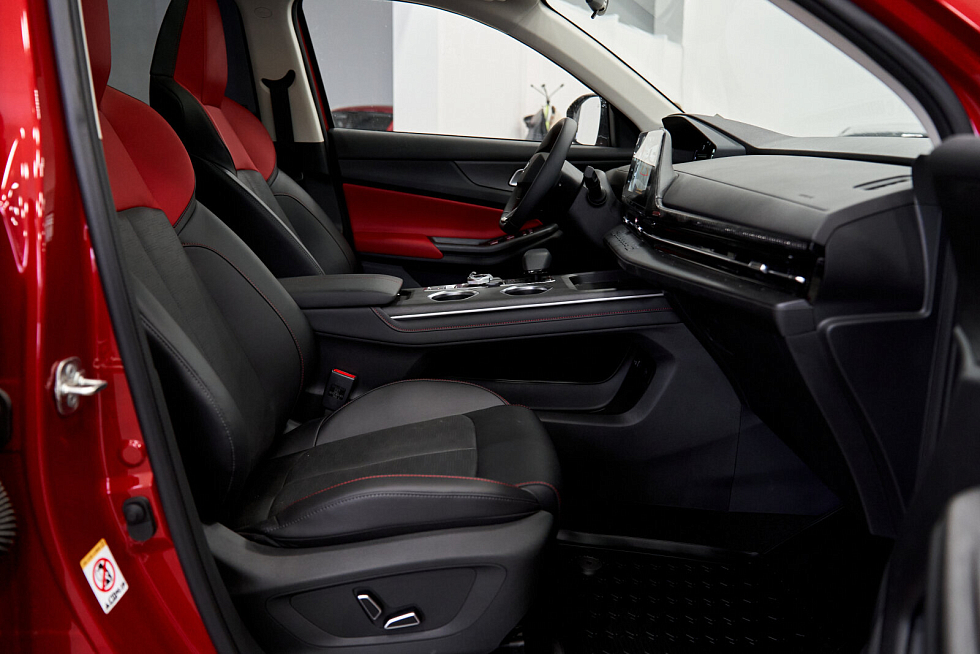 Changan UNI-S (CS55 Plus) Техно, красный