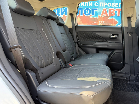 Mitsubishi Outlander Invite, 2022 года, пробег 30207 км