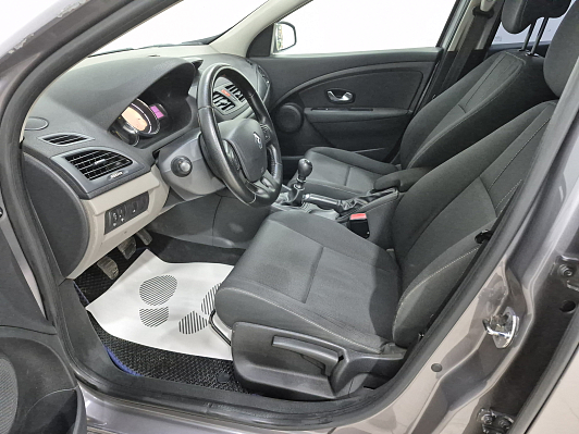 Renault Megane, 2010 года, пробег 235128 км