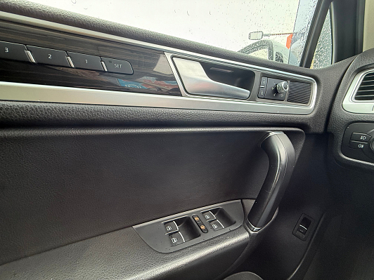 Volkswagen Touareg R-line Executive, 2015 года, пробег 159188 км