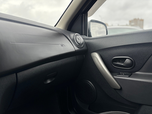 Renault Sandero Stepway Life, 2021 года, пробег 120304 км