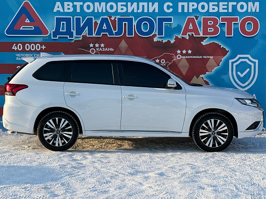 Mitsubishi Outlander, 2022 года, пробег 46200 км