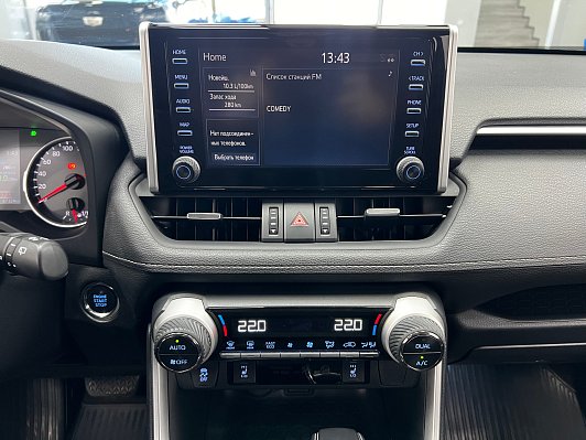 Toyota RAV4 Престиж, 2020 года, пробег 67330 км
