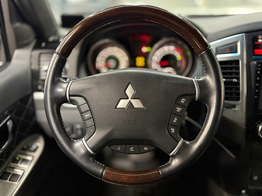 Mitsubishi Pajero GLS, 2019 года, пробег 15000 км
