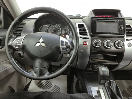Mitsubishi Pajero Sport Intense, 2014 года, пробег 292060 км