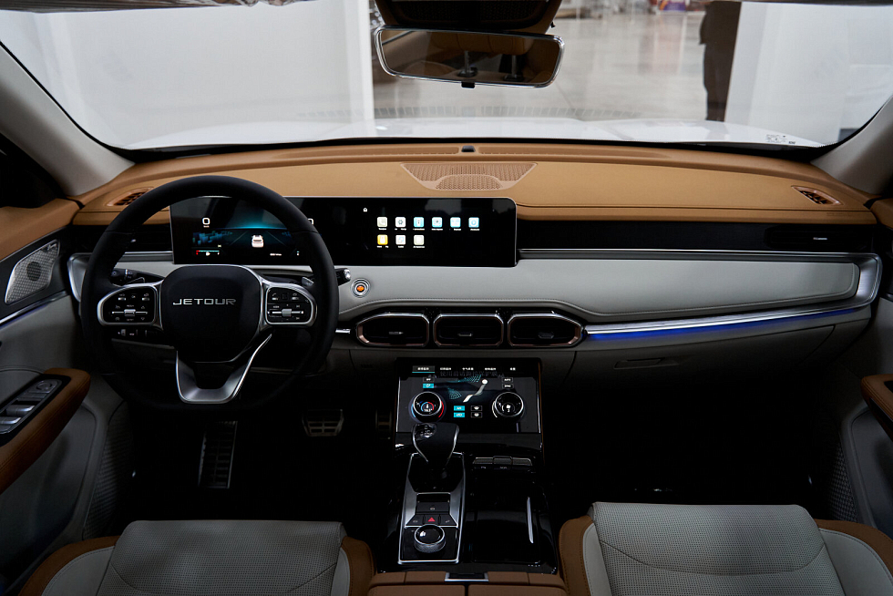 JETOUR X70+ Престиж, черный