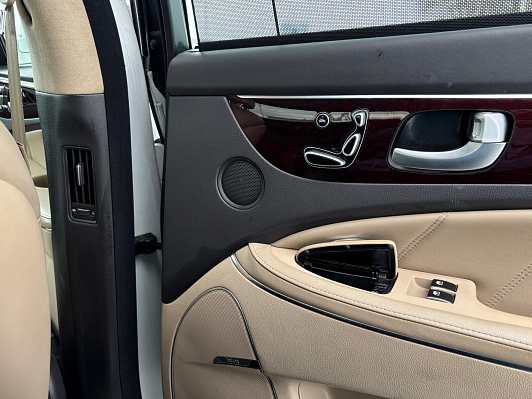 Hyundai Equus Luxury, 2012 года, пробег 202555 км