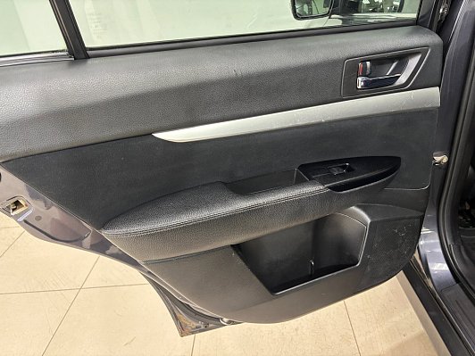 Subaru Outback, 2010 года, пробег 216412 км