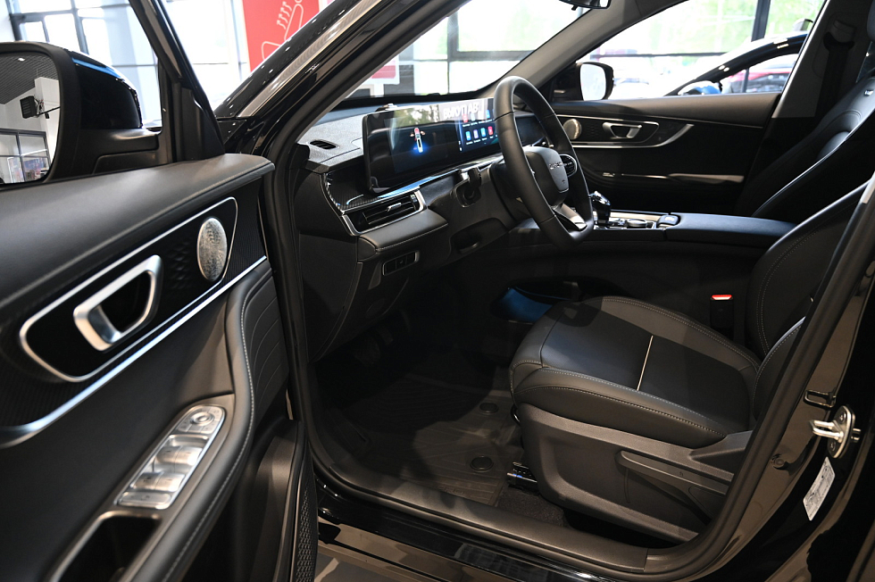 Chery Tiggo 7L Ultra, черный