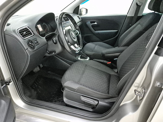 Volkswagen Polo Comfortline, 2019 года, пробег 93211 км