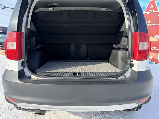 Skoda Yeti Ambition, 2013 года, пробег 164000 км