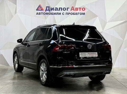 Volkswagen Tiguan Highline, 2018 года, пробег 124500 км
