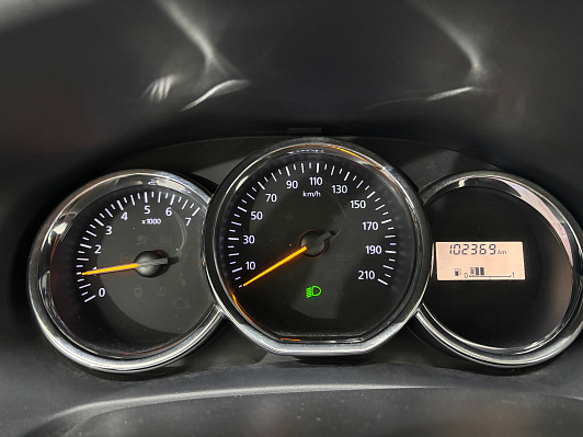 Renault Logan Confort, 2015 года, пробег 102400 км