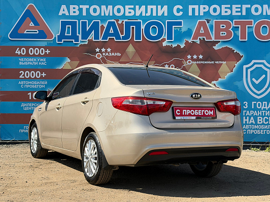 Kia Rio Luxe, 2013 года, пробег 202730 км