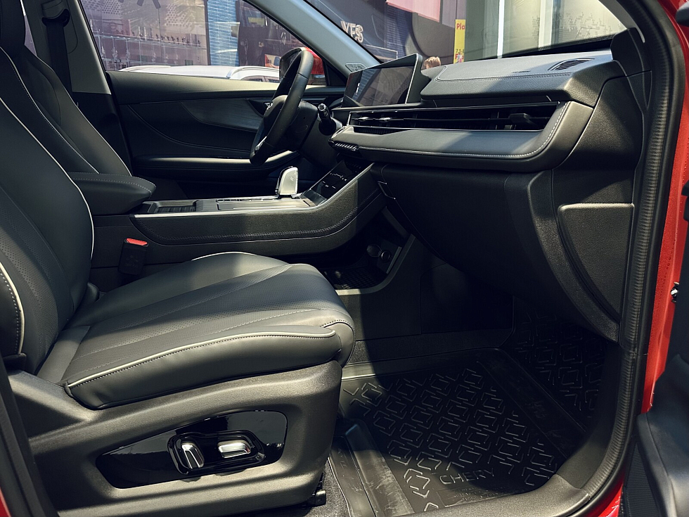 Chery Tiggo 4 MT Line, красный