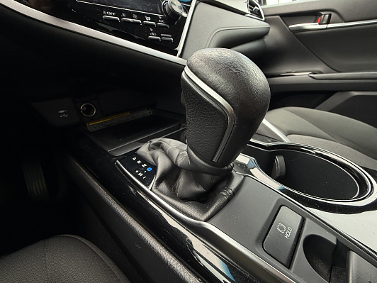 Toyota Camry Элеганс Safety, 2019 года, пробег 128500 км