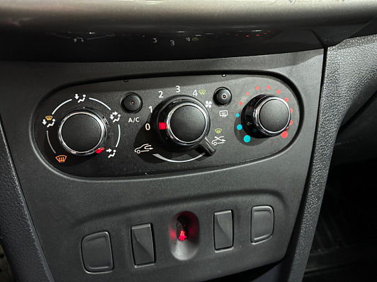 Renault Logan Drive, 2018 года, пробег 66557 км